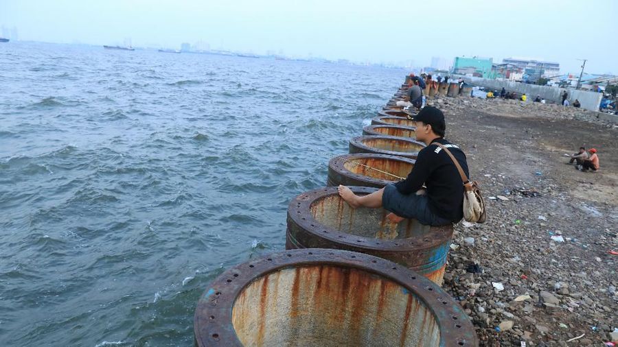 Tanggul laut jilid II telah jadi rencana pemerintah pusat untuk 20-30 tahun ke depan, tapi untuk tahap I sudah dibangun.