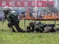 Kisruh Demo, China Pamer Latihan Militer di Hong Kong