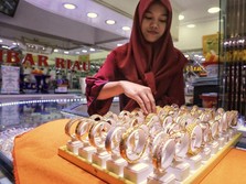 Calon Mempelai, Harga Emas Turun, Bisa Buat Mahar Nih...