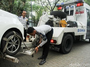 Tegur Warga Parkir Sembarangan, Anggota Dishub Bandung Dilempar Mangkuk Bubur