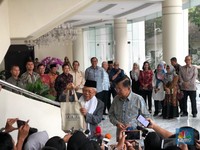 Ssst... JK Berikan 'Goodie Bag' ke Ma'ruf Amin, Apa Isinya?