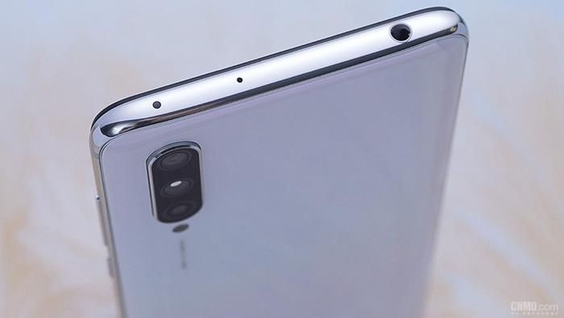 Xiaomi Corp meluncurkan senjata baru untuk menggarap pasar menengah di China yaitu Xiaomi Mi CC9 dan Mi CC9.