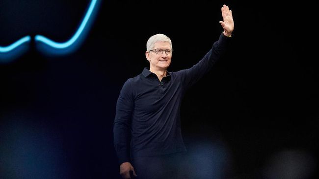 “Apple CEO Tim Cook Reveals Revenue Records in Indonesia Despite Overall Business Slump”