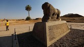 Babilonia terletak dengan membelah Sungai Efrat, sekitar 100 kilometer arah selatan Baghdad. Kota ini merupakan pusat Kerajaan Babel Kuno yang berusia lebih dari 4 ribu tahun. (REUTERS/Thaier Al-Sudani)