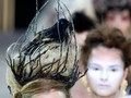 FOTO: Eksperimen Busana Guo Pei Tak Main-main