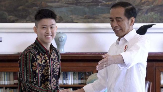 Netizen Bahas Ekspresi Jokowi Saat Dengar Lagu Rich Brian
