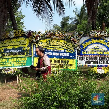 Situasi Rumah Duka Sutopo, Dibanjiri Karangan Bunga