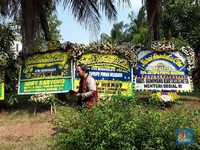 Situasi Rumah Duka Sutopo, Dibanjiri Karangan Bunga