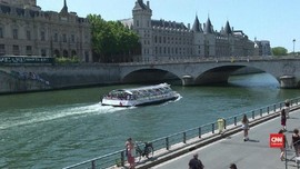 VIDEO: Paris 'Menyulap' Sungai Jadi Pantai