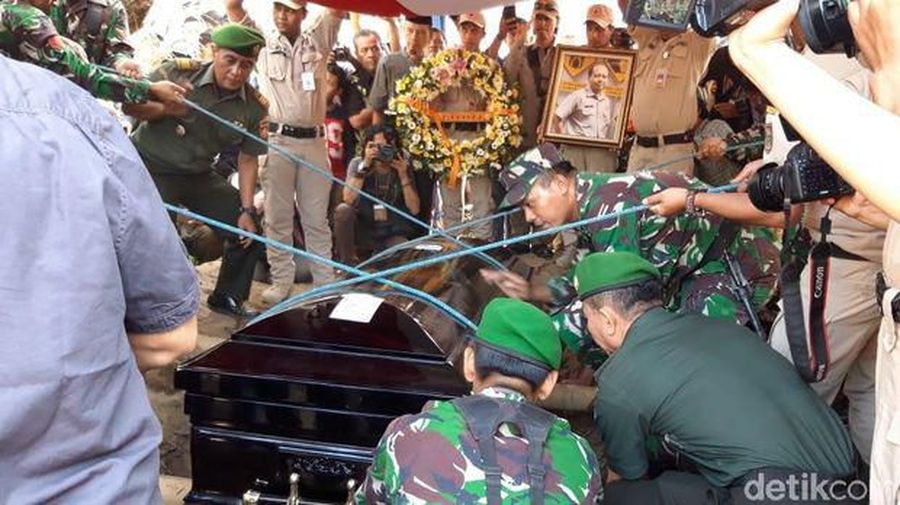 Jenazah Sutopo Purwo Nugroho telah dimakamkan di Tempat Pemakaman Umum (TPU) Sonolayu, Boyolali, Jawa Tengah, Senin (8/7/2019).