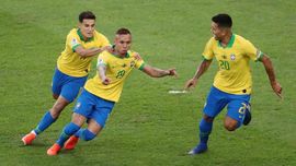 Brasil Unggul 2-1 atas Peru di Babak Pertama