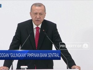 Erdogan Copot Gubernur Bank Sentral Turki