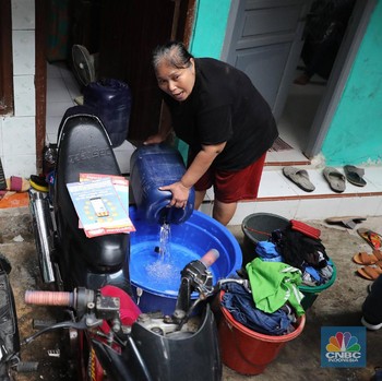 Potret Warga Jakarta: Rp15 Ribu untuk Dapat Air Bersih