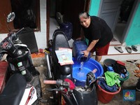 Potret Warga Jakarta: Rp15 Ribu untuk Dapat Air Bersih