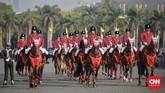 Sebelum puncak HUT Bhayangkara, Presiden RI Joko Widodo telah mengumumkan kenaikan tunjangna kinerja TNI-Polri sebesar 70 persen pada 5 Juni 2019. (CNN Indonesia/Adhi Wicaksono)