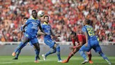 Pada babak kedua Persib mulai berani tampil menyerang dan memainkan bola lebih lama. (CNN Indonesia/Adhi Wicaksono)