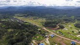 Hamparan hutan yang mengelilingi kawasan Krayan menjadi pemandangan menawan di Nunukan, Kalimantan Utara. (ANTARA FOTO/M Agung Rajasa).