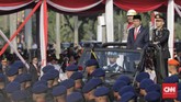 Upacara puncak perayaan HUT ke-73 Bhayangkara di Silang Monas, Jakarta, 10 Juli 2019. Upacara puncak peringatan keberadaan polisi Indonesia itu pun dihadiri dan dipimpin Presiden RI Joko Widodo. (CNN Indonesia/Adhi Wicaksono)