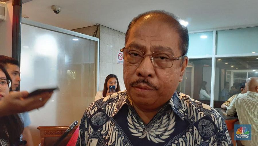 KPK mengirim surat ke Ditjen Imigrasi untuk mencegah Ketua Fraksi Golkar DPR RI Melchias Markus Mekeng