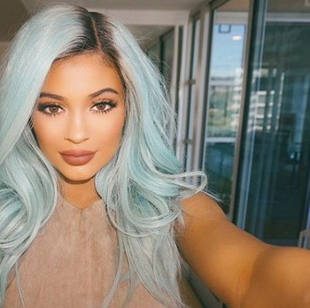 Tarif Kylie Jenner Rp 17 M/Posting & Selebgram Termahal Dunia