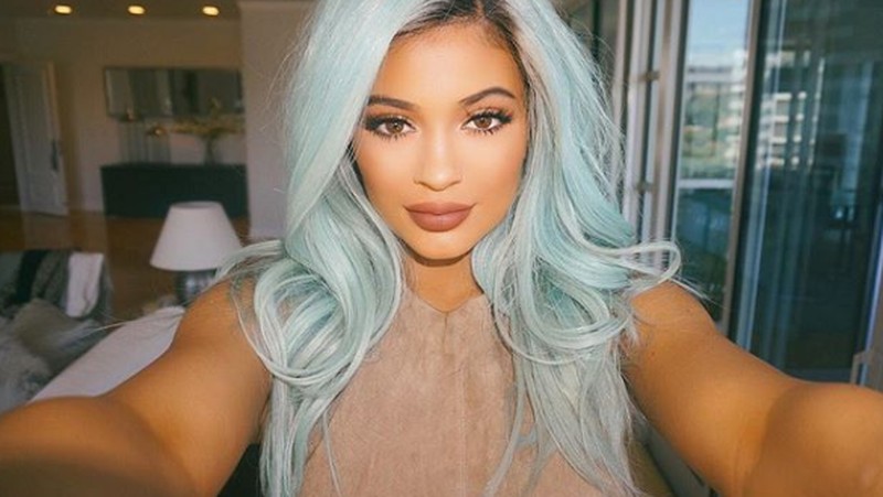 Beginilah transformasi Kylie Jenner dari serial realitas televisi di E! yang imut-imut di Keeping Up with the Kardashians hingga bisa jadi miliuner.