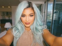 Tarif Kylie Jenner Rp 17 M/Posting & Selebgram Termahal Dunia
