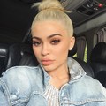 Jual Hand Sanitizer, Kylie Jenner Banjir Kritik Netizen!