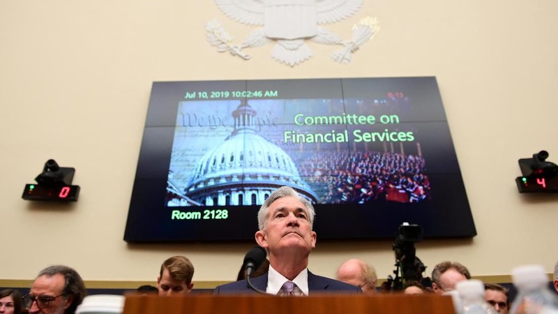 Kejayaan dolar AS runtuh pada perdagangan Rabu (10/7) setelah pimpinan Ketua Federal Reserve Jerome Powell bersikap dovish.