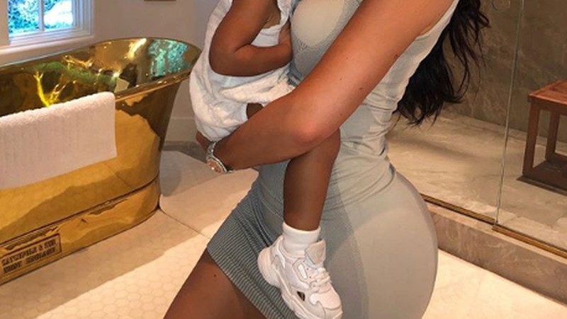 Beginilah transformasi Kylie Jenner dari serial realitas televisi di E! yang imut-imut di Keeping Up with the Kardashians hingga bisa jadi miliuner.
