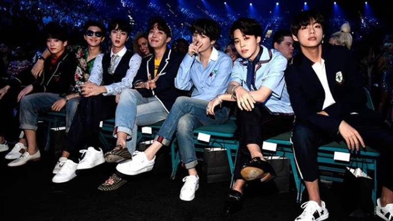 Sudah cantik, tampan, lalu baik hati. 7 artis kece ini seperti malaikat yang sibuk menyebarkan hal positif karena terpilih jadi duta organisasi internasional. 