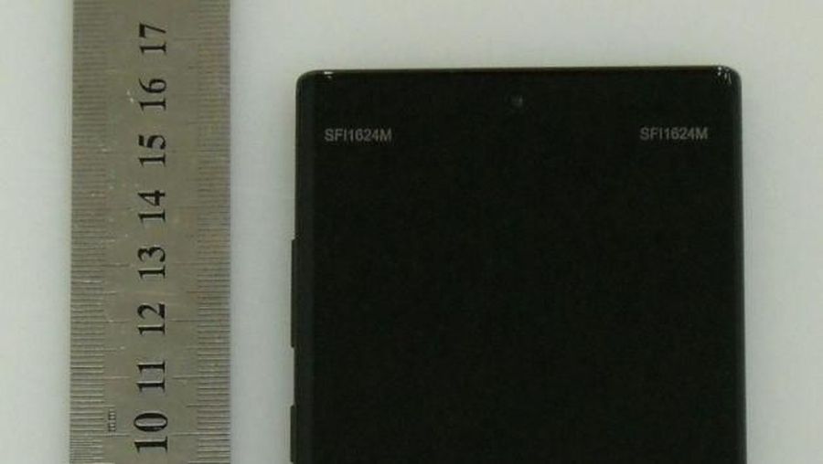 Samsung akan meluncurkan smartphone Galaxy Note 10 pada 7 Agustus. Namun, Kamis (11/07), bentuk hp ini telah bocor di situs FCC.