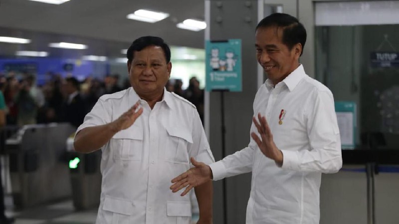 Momen akrab Jokowi dan Prabowo jajal MRT Jakarta bareng