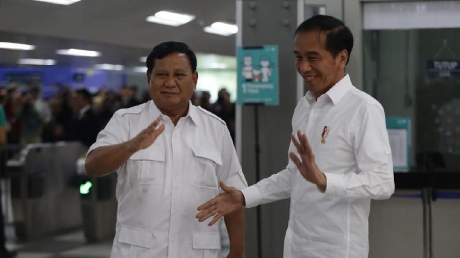 Pertemuan tersebut memberikan sinyal pertikaian politik dalam negeri selesai dan berharap Jokowi fokus pada penyelesaian masalah ekonomi.