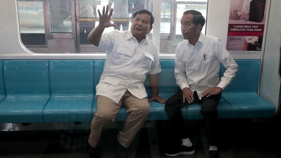 Sebelumnya, Jokowi menekankan upaya untuk rekonsiliasi dengan Prabowo bisa dilakukan di mana saja, termasuk di MRT.