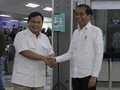 VIDEO: Momen Pertemuan Jokowi-Prabowo di Stasiun MRT