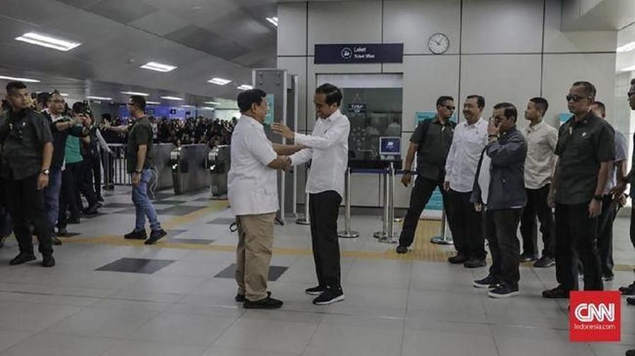 Prabowo dan Jokowi akhirnya bertemu di MRT.