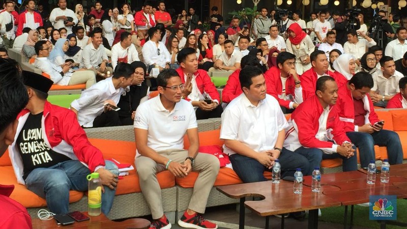Kedua tokoh ini kompak menyebutkan bahwa hari ini adalah pertemuan pertama antara keduanya.