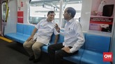 Prabowo sempat memuji MRT dengan menyebut moda transportasi tersebut seperti di luar negeri. (CNN Indonesia/Adhi Wicaksono)