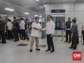 Histeria Warga 'Tonton' Pertemuan Prabowo dan Jokowi di MRT