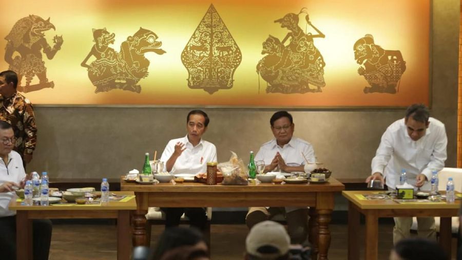 CNBC Indonesia merangkum peristiwa akhir pekan dari pertemuan Jokowi-Prabowo Hingga Pidato Visi Presiden
