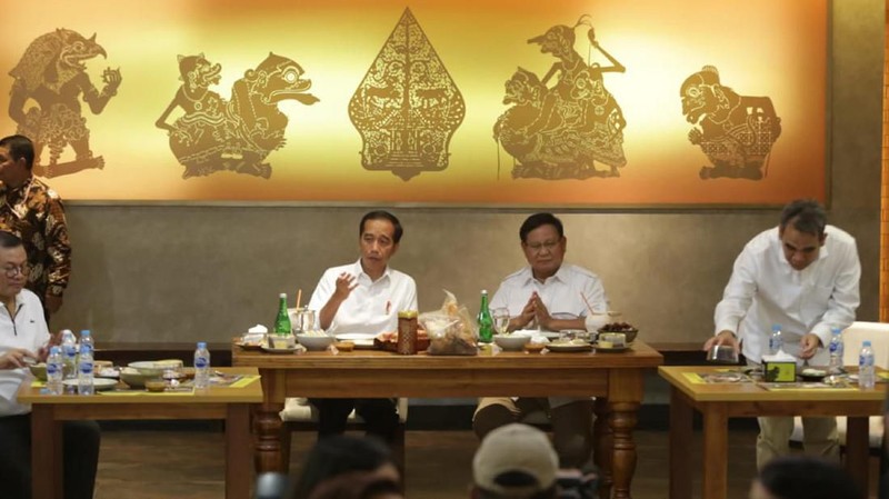 CNBC Indonesia merangkum peristiwa akhir pekan dari pertemuan Jokowi-Prabowo Hingga Pidato Visi Presiden
