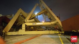 KSOP Periksa Insiden Kapal Tabrak Crane di Tanjung Mas