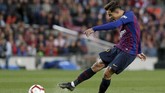 Philippe Coutinho diklaim telah menolak tawaran Manchester United. Namun, ia mempertimbangkan proposal Paris Saint Germain sebagai salah satu syarat transfer Neymar ke Barcelona. (PAU BARRENA / AFP)