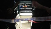 Listrik padam mengakibatkan layanan kereta bawah tanah berhenti dan mematikan papan iklan di Times Square. (AP Photo/Michael Owens)