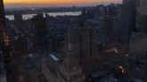 Wali Kota Bill de Blasio mengatakan di Twitter pemadaman terjadi akibat kesalahan sistem. Tapi kemudian ia mengatakan kepada CNN bahwa penyebabnya sedang diselidiki. (REUTERS/Maria Caspani)