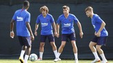 Di bursa transfer musim 2019/2020 Barcelona sudah merekrut empat pemain, termasuk Griezmann, dengan total belanda mencapai 233 juta euro atau setara dengan Rp3,6 triliun. (REUTERS/Albert Gea)