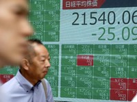Bursa Asia Bangkit, Tapi Kok Singapura Masih Merah Sendiri?