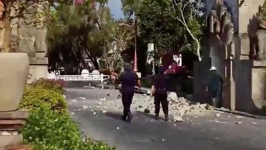 Gempa ini menyebabkan kerusakan sejumlah bangunan, terutama di daerah yang dekat dengan pusat gempa, yakni wilayah Nusa Dua, Jimbaran, dan sekitarnya.