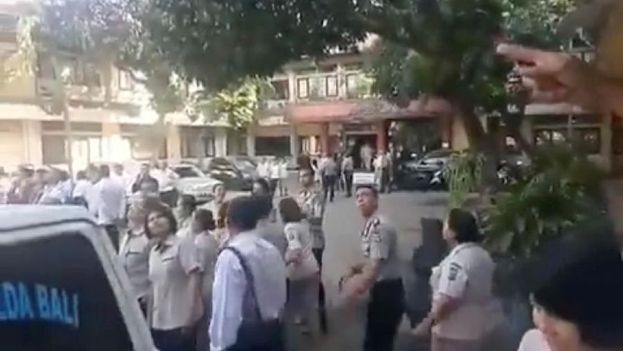 Selasa (16/07/2019) Bali diguncang gempa dengan kekuatan magnitudo 6 yang menyebabkan kerusakan pada gedung-gedung di wilayah Bali.