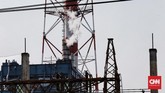 Selain dua PLTU yang berada di Muara Karang dan Tanjung Priok, Walhi dan Greenpeace mencatat pada 2017 polusi udara di Jakarta setidaknya secara keseluruhan berasal dari 10 PLTU di sekitarnya. (CNN Indonesia/Andry Novelino)